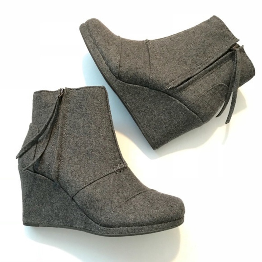 Toms Gray Wool Wedges size 9.5